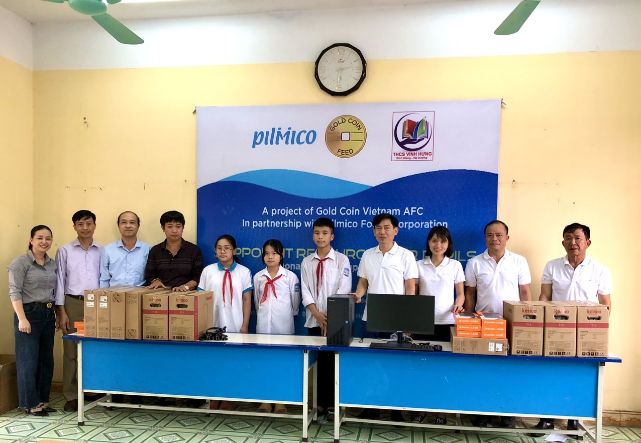 Gold Coin Vietnam donates computer units to students